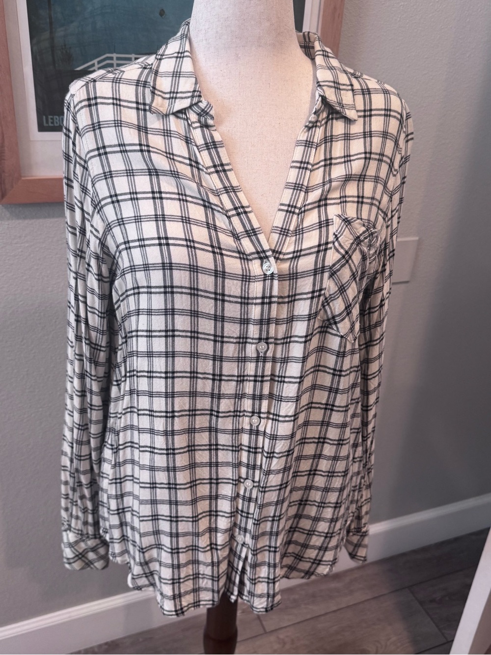 Michael Stars Ivory and Black Plaid Button-Up Shirt Size Large